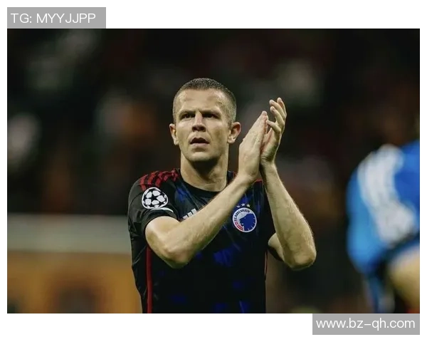 加纳乔补时阶段精彩侧勾射门被门将神勇扑出令人惋惜