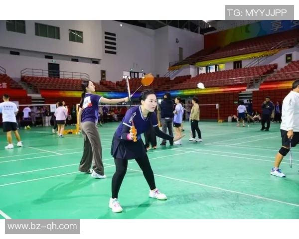 经管学院教职工在校游泳羽毛球赛事中展现风采获佳绩 经管学院教职工在校游泳羽毛球赛事中展现风采获佳绩